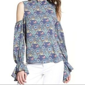 NWOT!! Beautiful cold shoulder top
